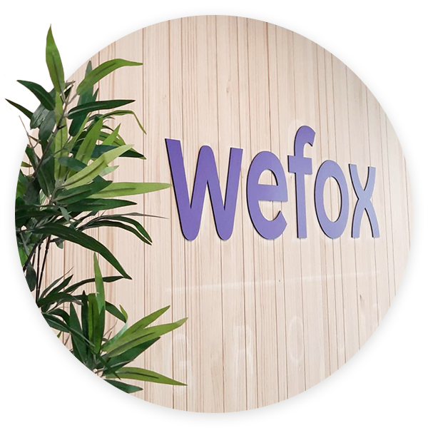 Logo wefo sur le mur.
